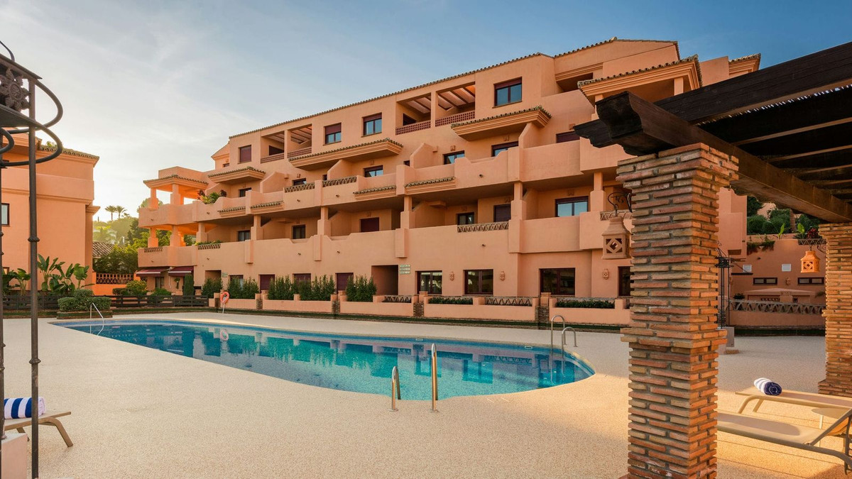 1 Bed, 1 Bath, ApartmentFor Sale, New Golden Mile, Malaga