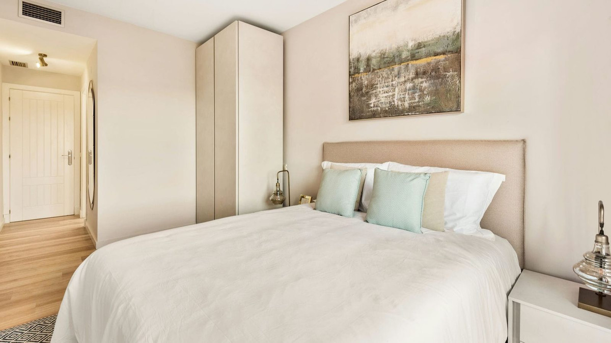 2 Bed, 2 Bath, ApartmentFor Sale, New Golden Mile, Malaga