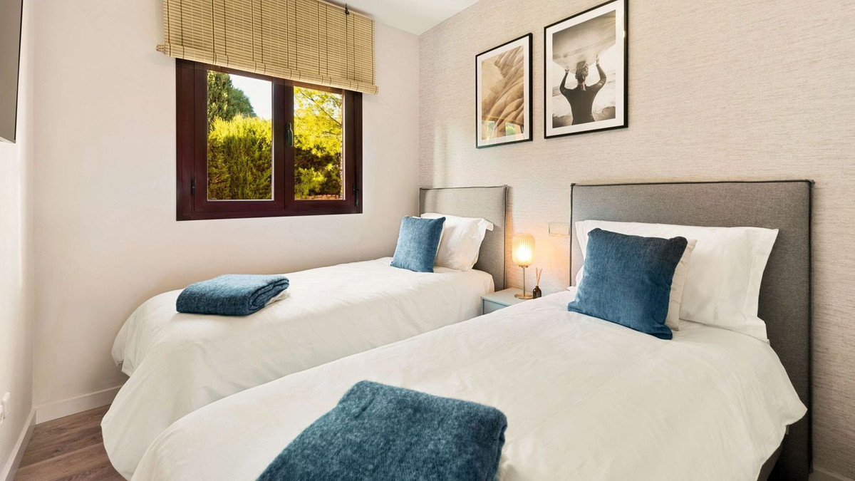 2 Bed, 2 Bath, ApartmentFor Sale, New Golden Mile, Malaga