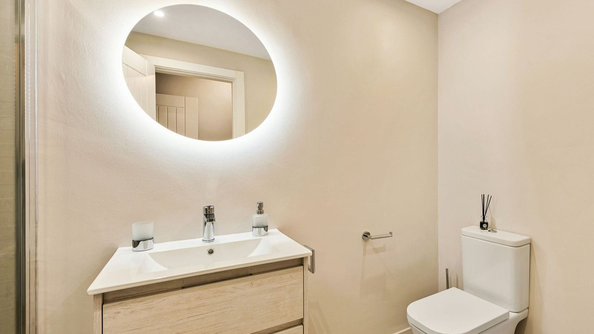 2 Bed, 2 Bath, ApartmentFor Sale, New Golden Mile, Malaga