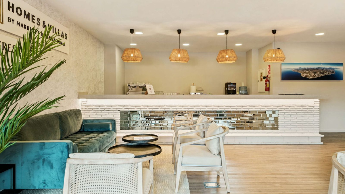 2 Bed, 2 Bath, ApartmentFor Sale, New Golden Mile, Malaga