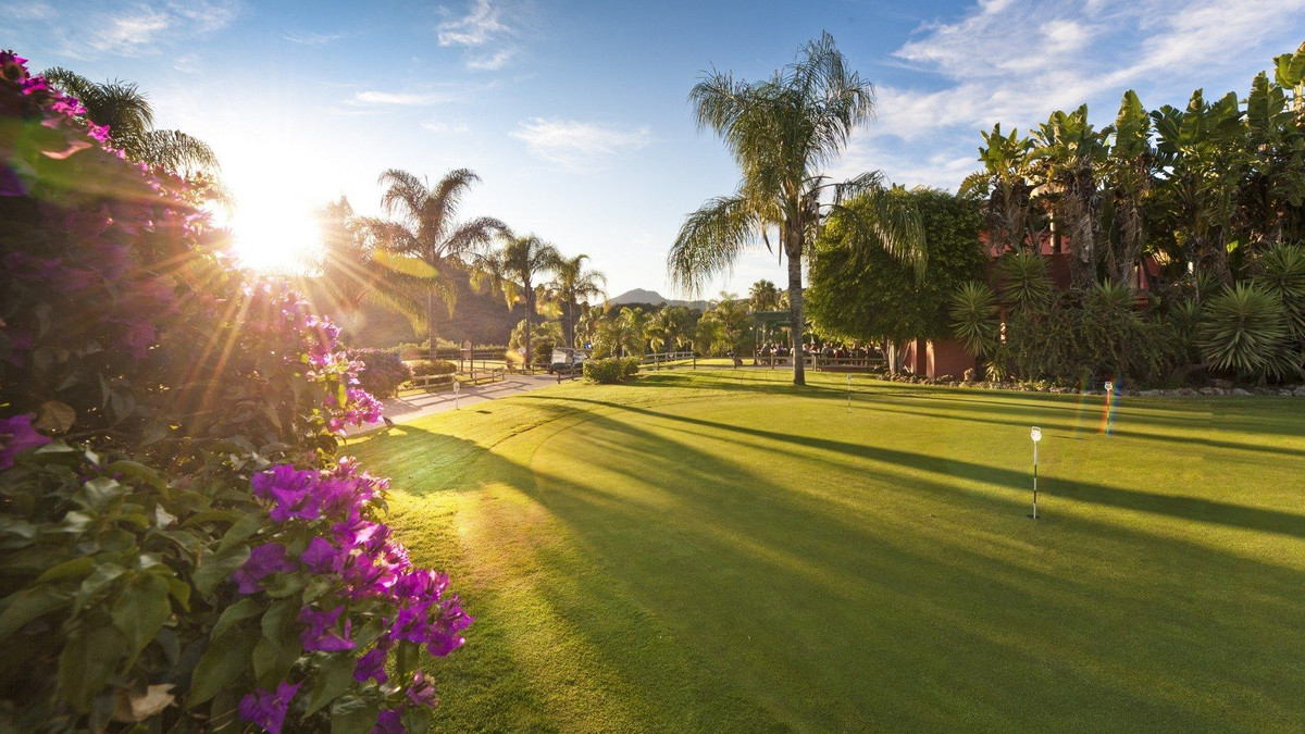 3 Bed, 2 Bath, ApartmentFor Sale, Benahavis, Malaga