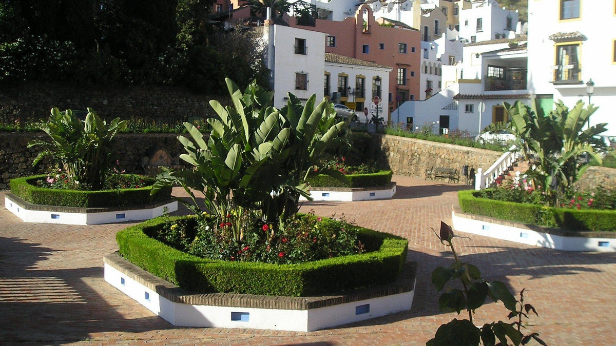2 Bed, 2 Bath, ApartmentFor Sale, Benahavis, Malaga