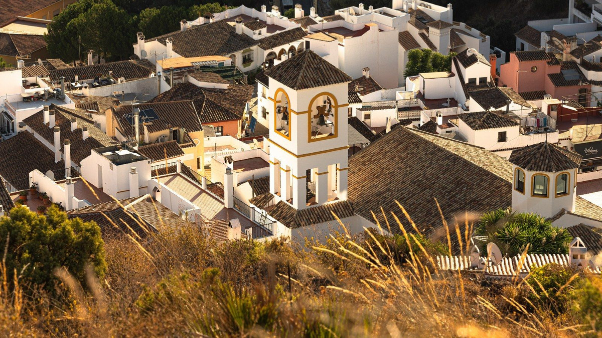 2 Bed, 2 Bath, ApartmentFor Sale, Benahavis, Malaga