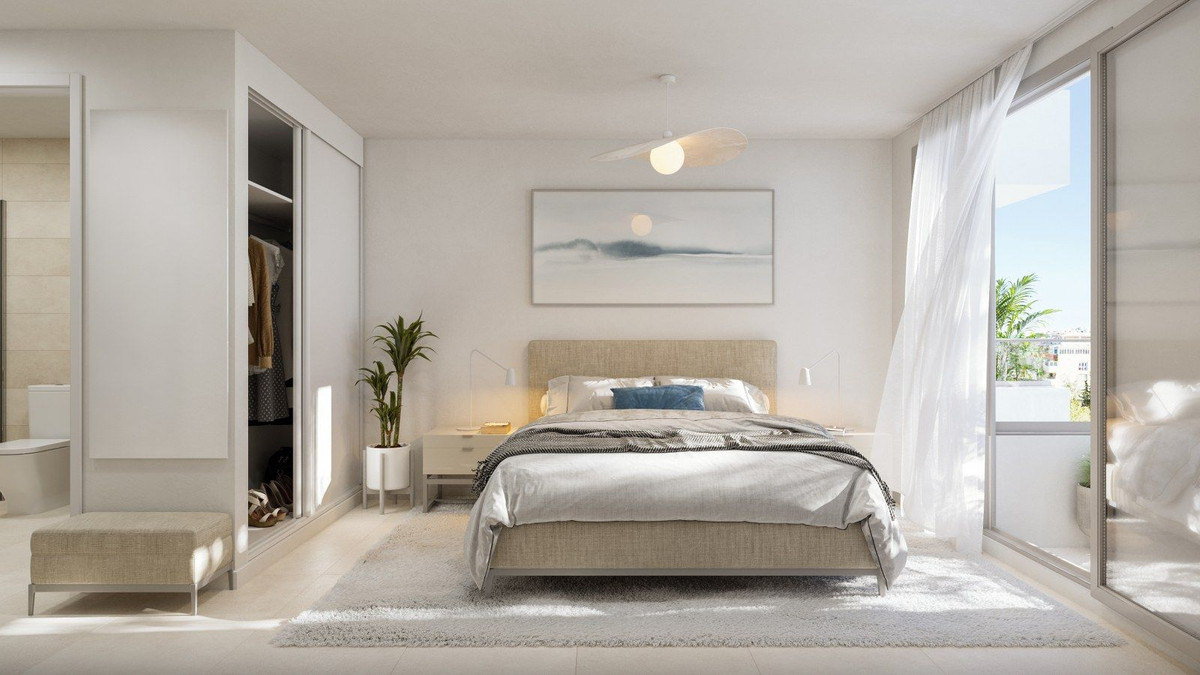 3 Bed, 2 Bath, ApartmentFor Sale, Fuengirola, Malaga