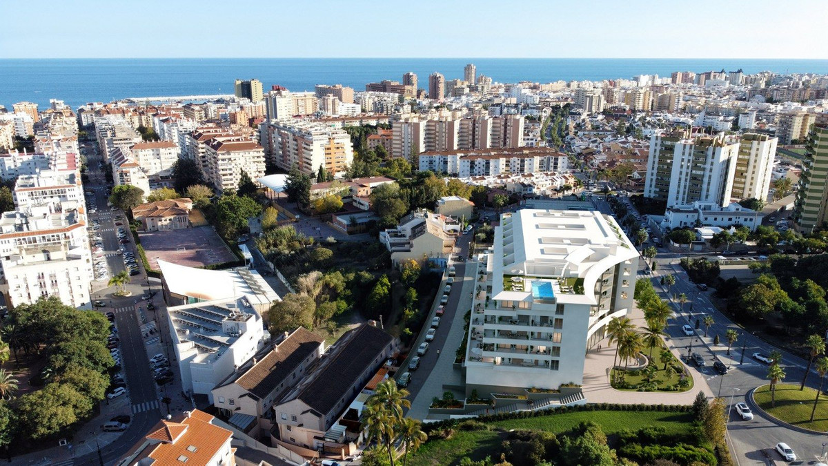 3 Bed, 2 Bath, ApartmentFor Sale, Fuengirola, Malaga