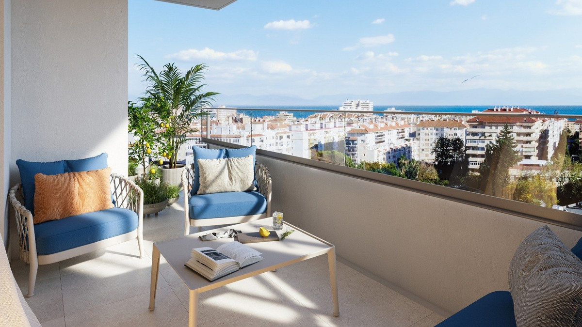3 Bed, 2 Bath, ApartmentFor Sale, Fuengirola, Malaga