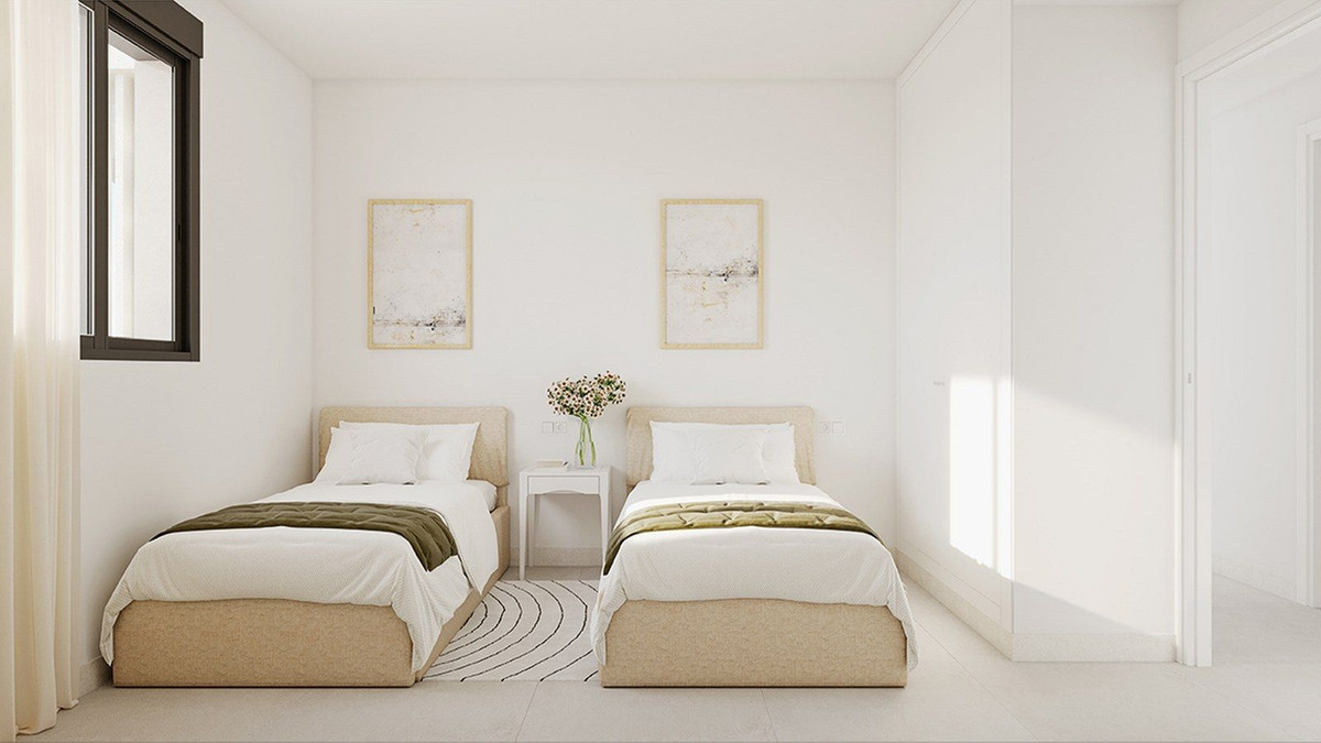 3 Bed, 2 Bath, ApartmentFor Sale, Malaga, Malaga