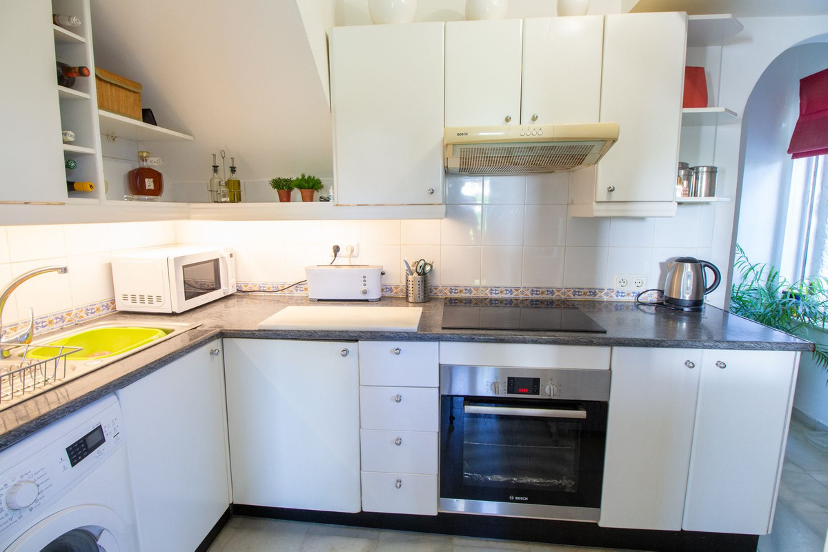 1 Bed, 1 Bath, HouseFor Sale, Nueva Andalucia, Malaga