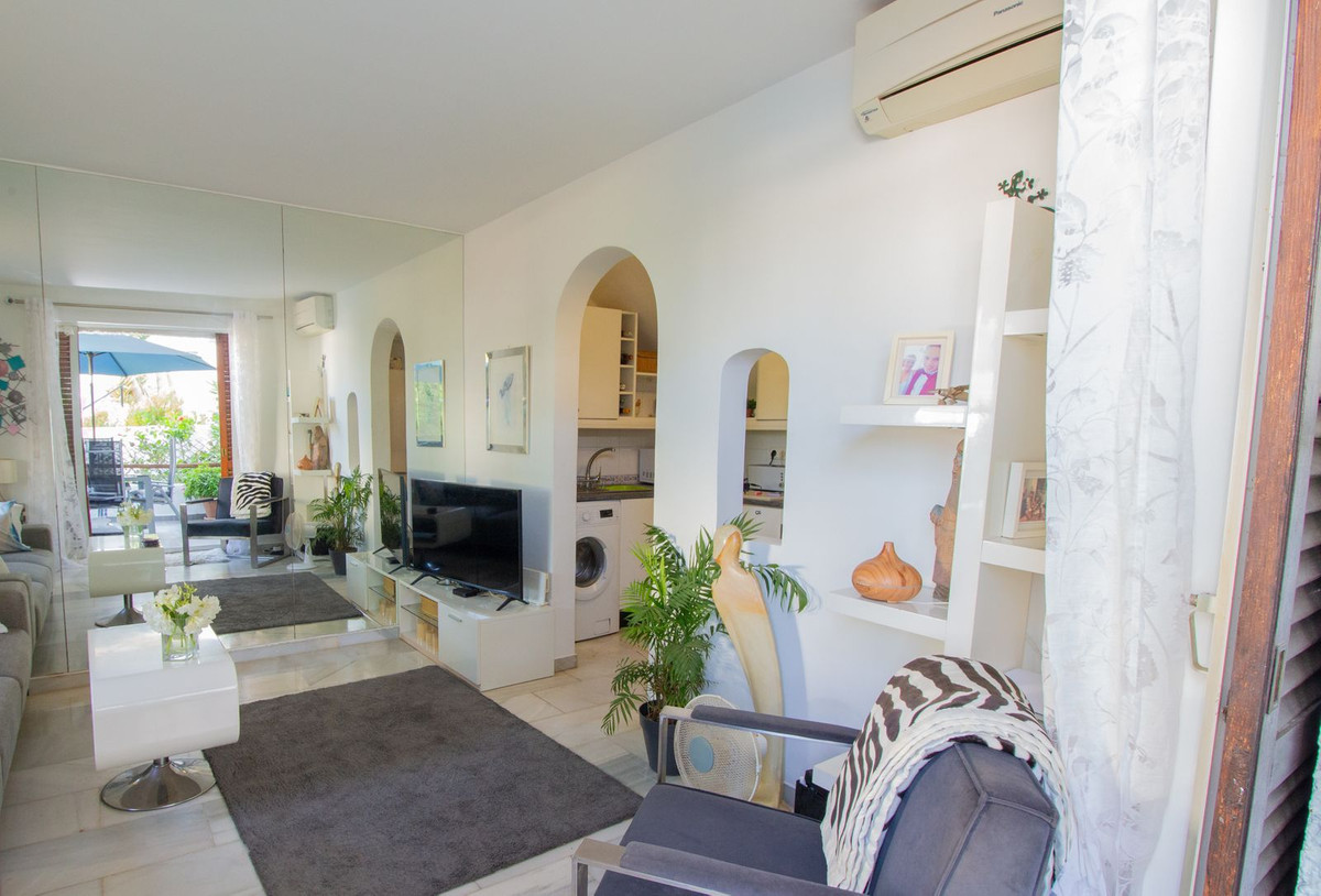 1 Bed, 1 Bath, HouseFor Sale, Nueva Andalucia, Malaga