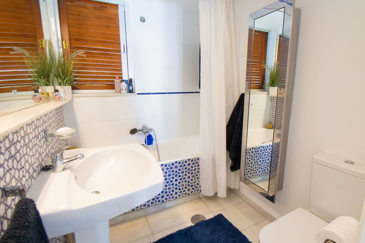 1 Bed, 1 Bath, HouseFor Sale, Nueva Andalucia, Malaga