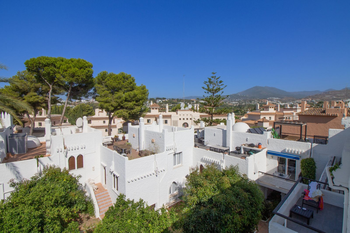 1 Bed, 1 Bath, HouseFor Sale, Nueva Andalucia, Malaga