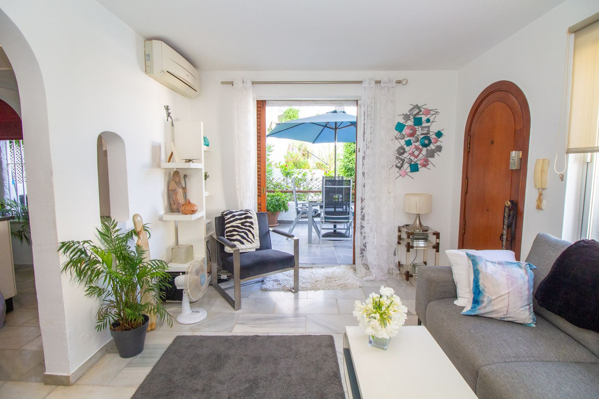 1 Bed, 1 Bath, HouseFor Sale, Nueva Andalucia, Malaga
