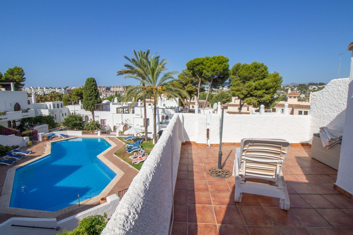 1 Bed, 1 Bath, HouseFor Sale, Nueva Andalucia, Malaga