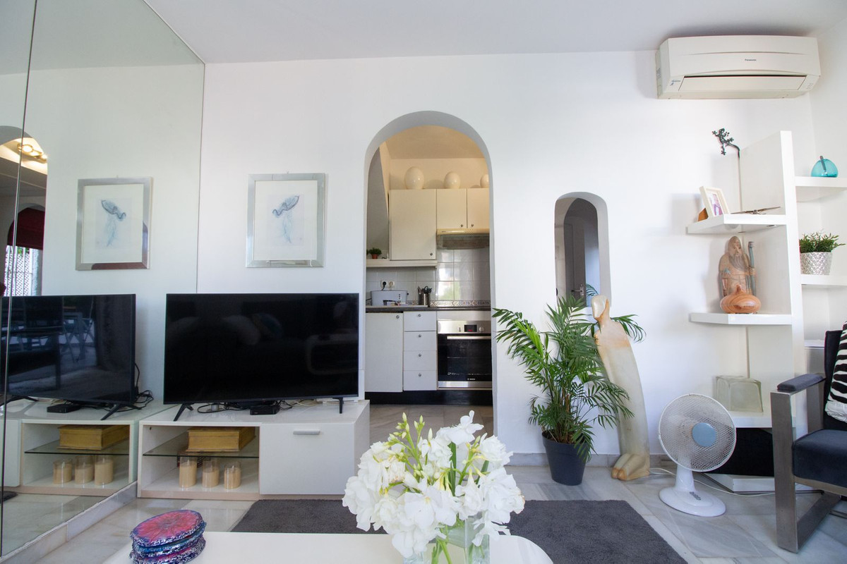 1 Bed, 1 Bath, HouseFor Sale, Nueva Andalucia, Malaga