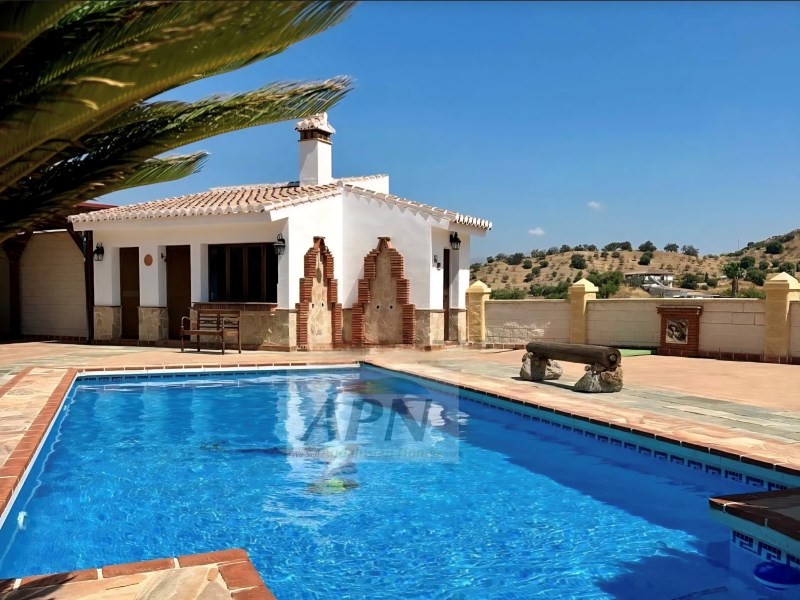 3 Bed, 2 Bath, HouseFor Sale, Álora, Malaga
