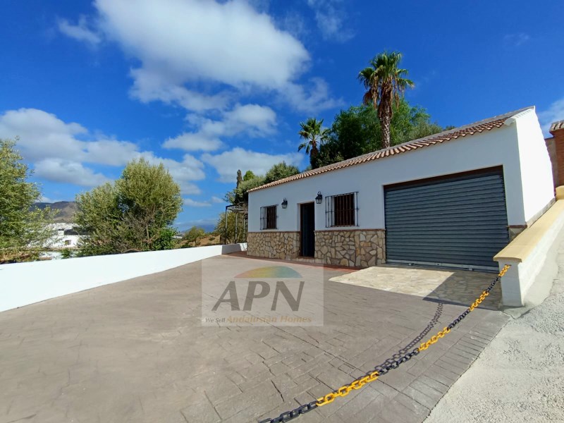 3 Bed, 2 Bath, HouseFor Sale, Álora, Malaga