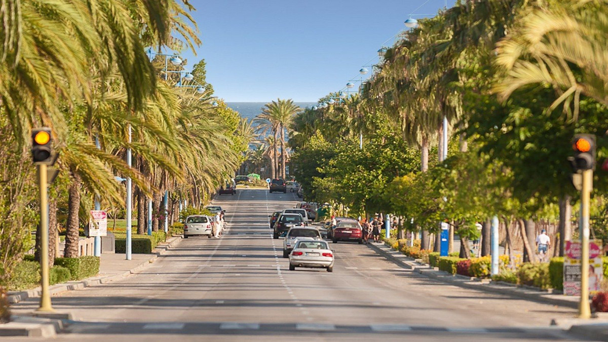 3 Bed, 2 Bath, ApartmentFor Sale, Marbella, Malaga