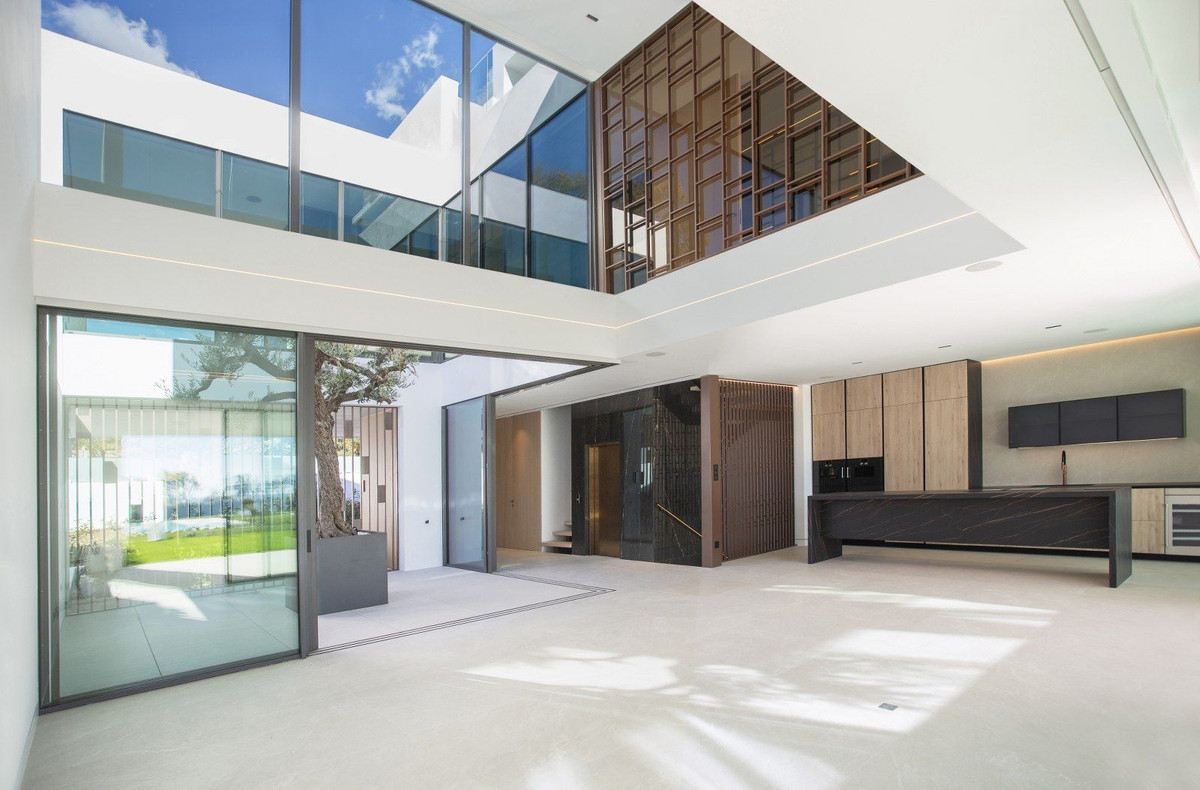 4 Bed, 4 Bath, HouseFor Sale, Marbella, Malaga