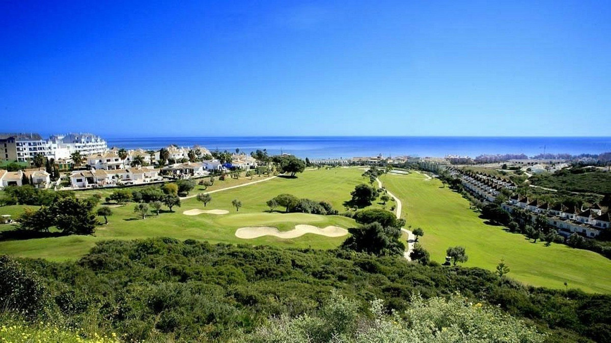 2 Bed, 2 Bath, ApartmentFor Sale, La Duquesa, Malaga