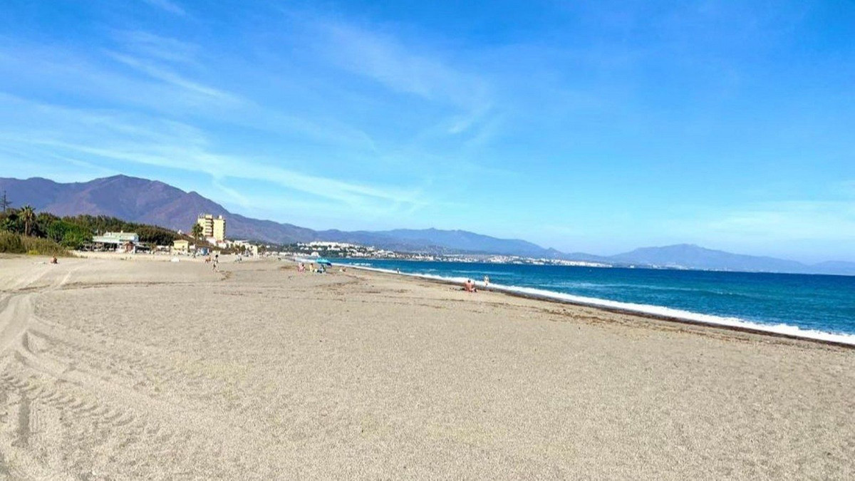 3 Bed, 2 Bath, ApartmentFor Sale, La Duquesa, Malaga