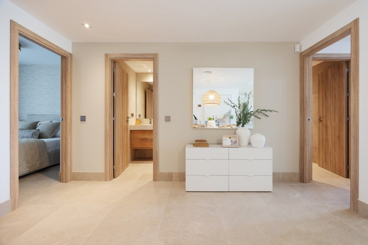 3 Bed, 2 Bath, ApartmentFor Sale, Estepona, Malaga