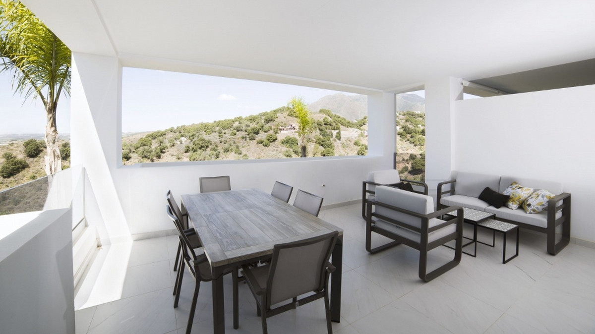 3 Bed, 3 Bath, ApartmentFor Sale, Estepona, Malaga