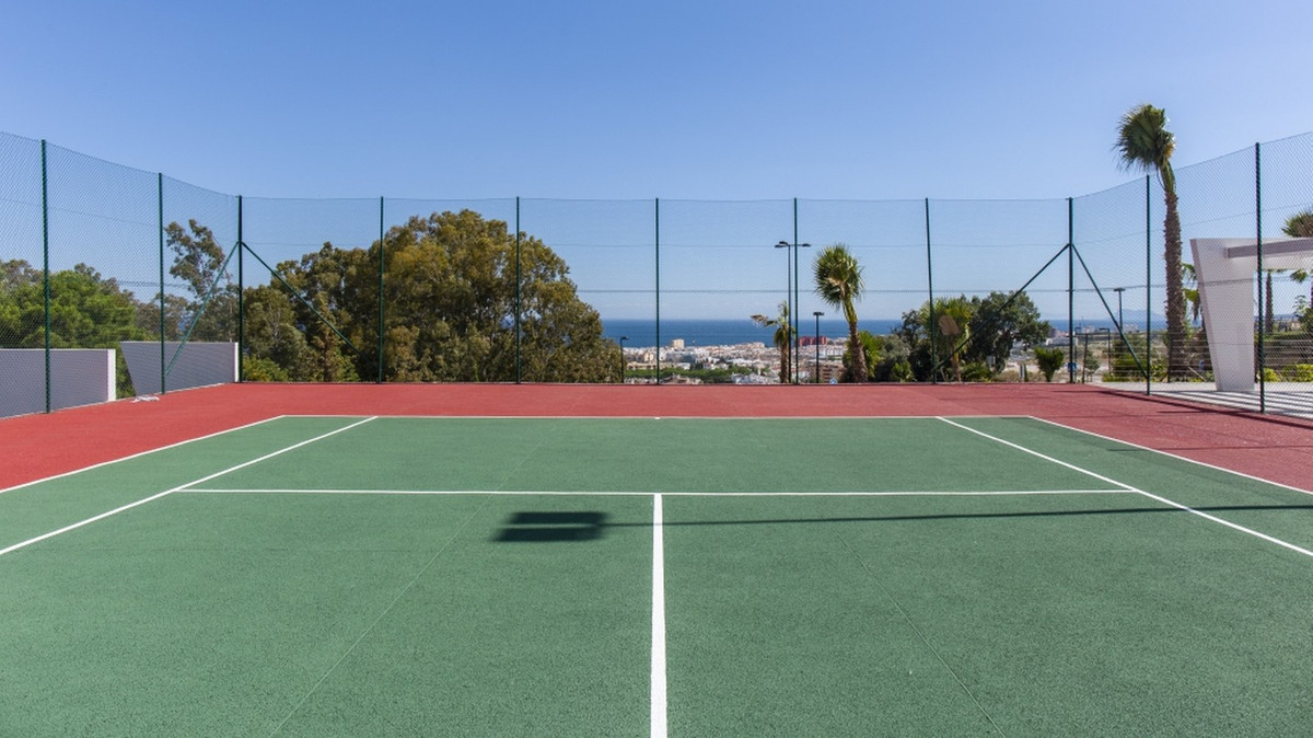 3 Bed, 3 Bath, ApartmentFor Sale, Estepona, Malaga