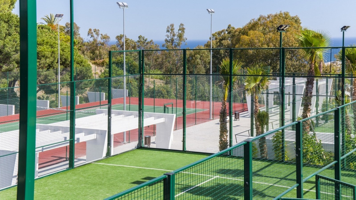 3 Bed, 3 Bath, ApartmentFor Sale, Estepona, Malaga