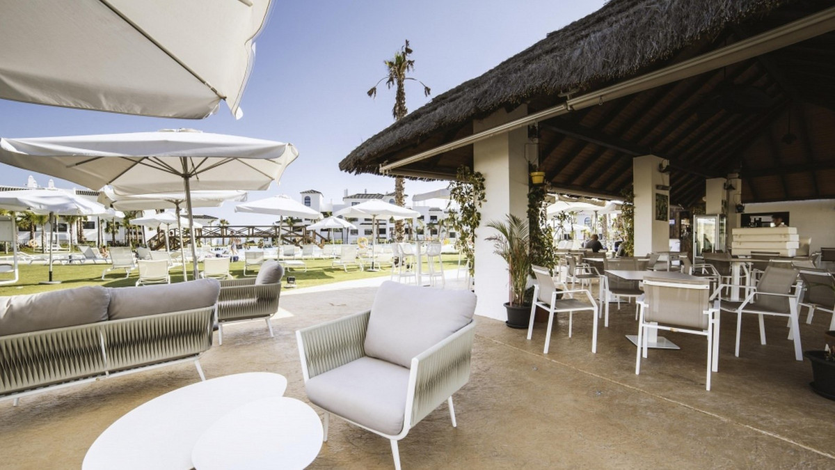 3 Bed, 3 Bath, ApartmentFor Sale, Estepona, Malaga