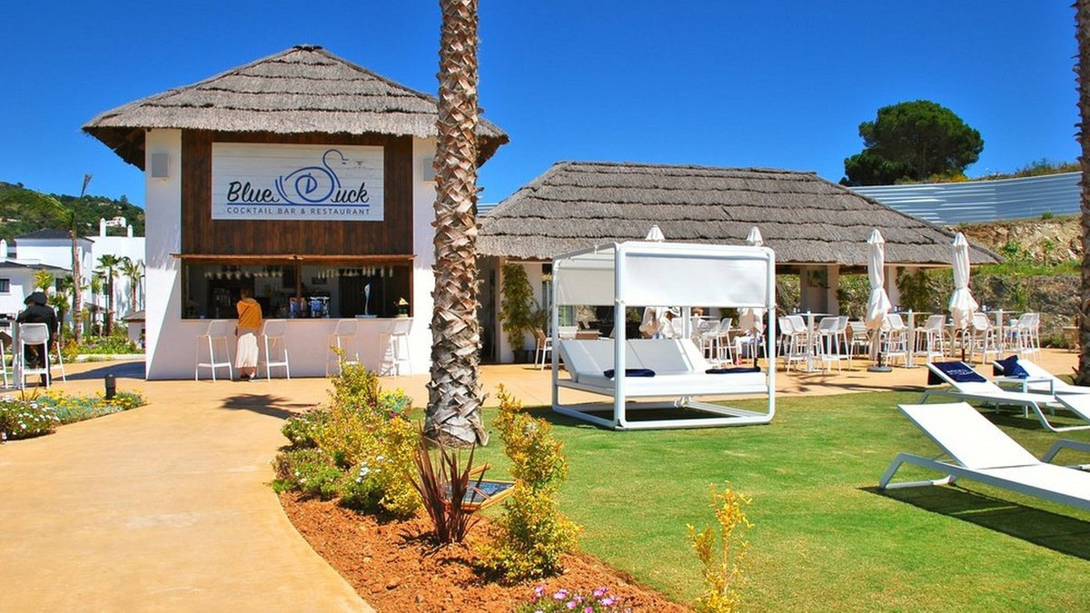 3 Bed, 3 Bath, ApartmentFor Sale, Estepona, Malaga