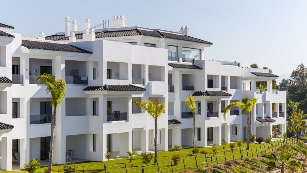 3 Bed, 3 Bath, ApartmentFor Sale, Estepona, Malaga