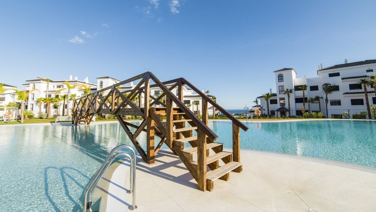 3 Bed, 3 Bath, ApartmentFor Sale, Estepona, Malaga