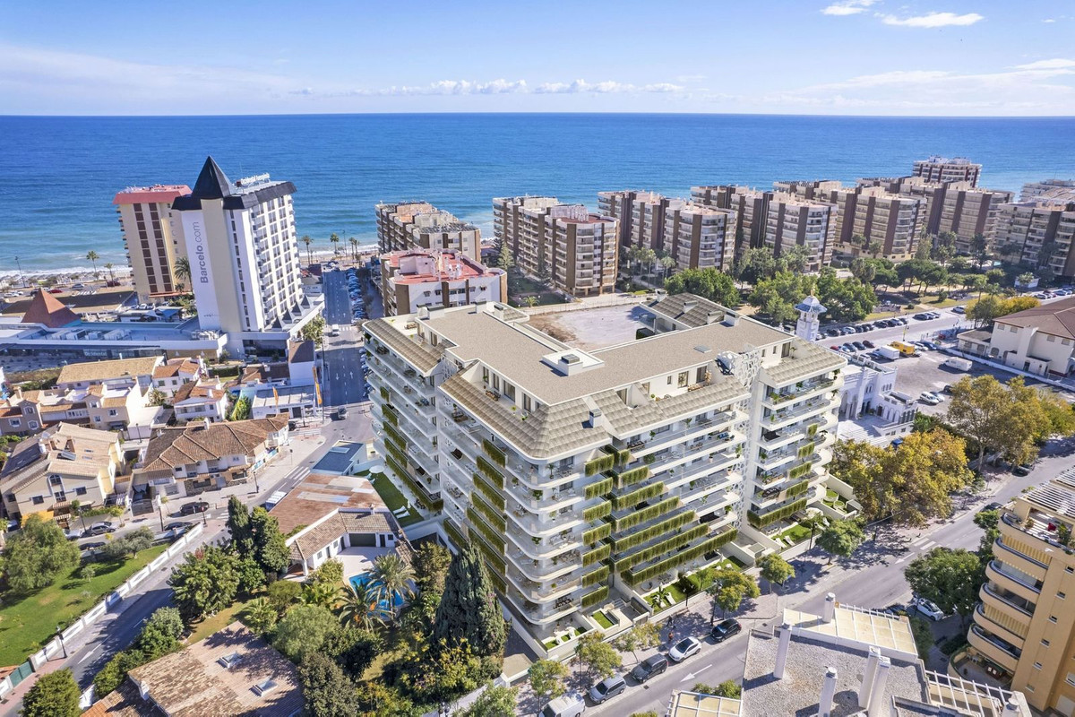 3 Bed, 2 Bath, ApartmentFor Sale, Fuengirola, Malaga