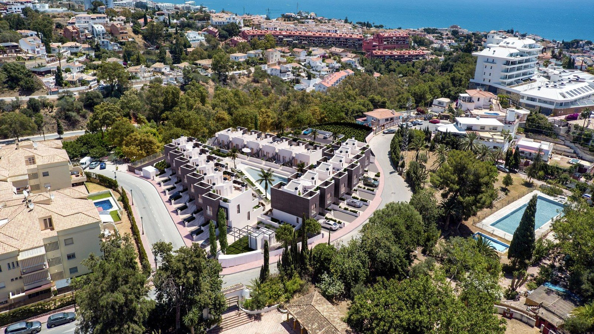 3 Bed, 2 Bath, HouseFor Sale, Fuengirola, Malaga