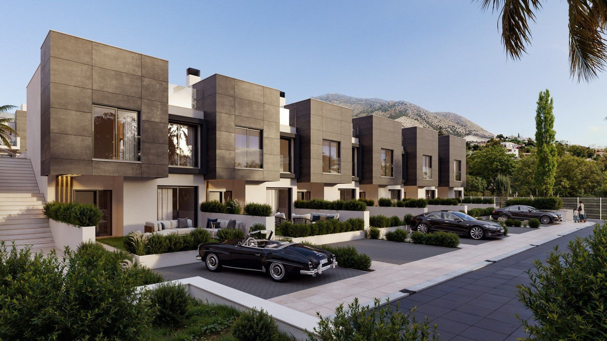 3 Bed, 2 Bath, HouseFor Sale, Fuengirola, Malaga