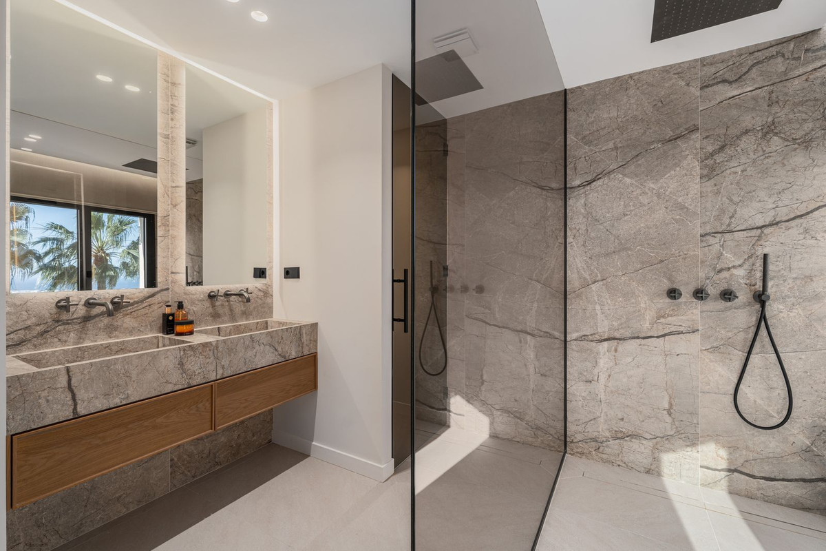 3 Bed, 2 Bath, HouseFor Sale, La Quinta, Malaga