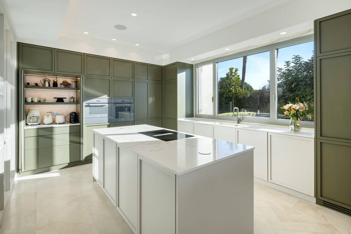 7 Bed, 7 Bath, HouseFor Sale, Benahavis, Malaga