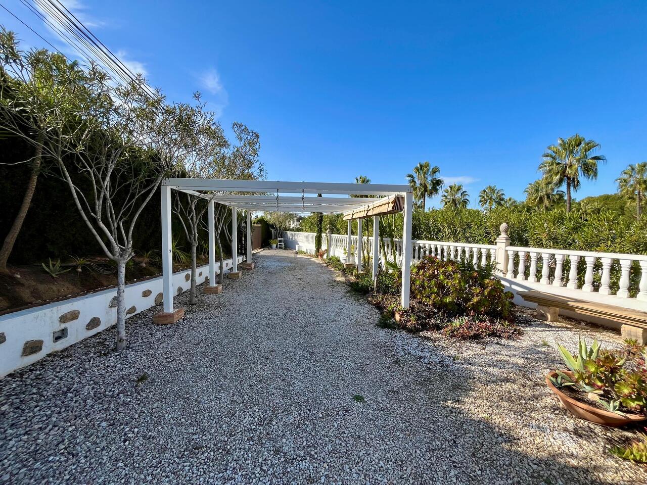 4 Bed, 2 Bath, HouseFor Sale, Villamartin, Alicante