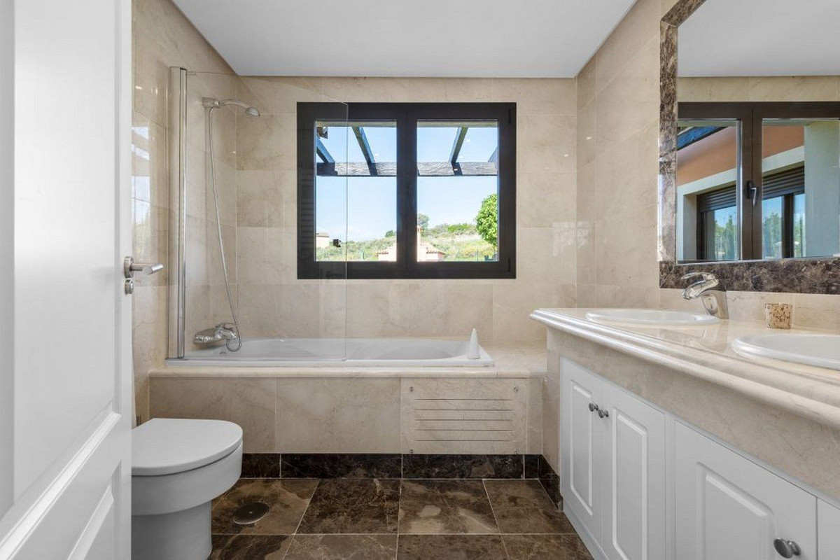 4 Bed, 4 Bath, HouseFor Sale, Casares, Malaga