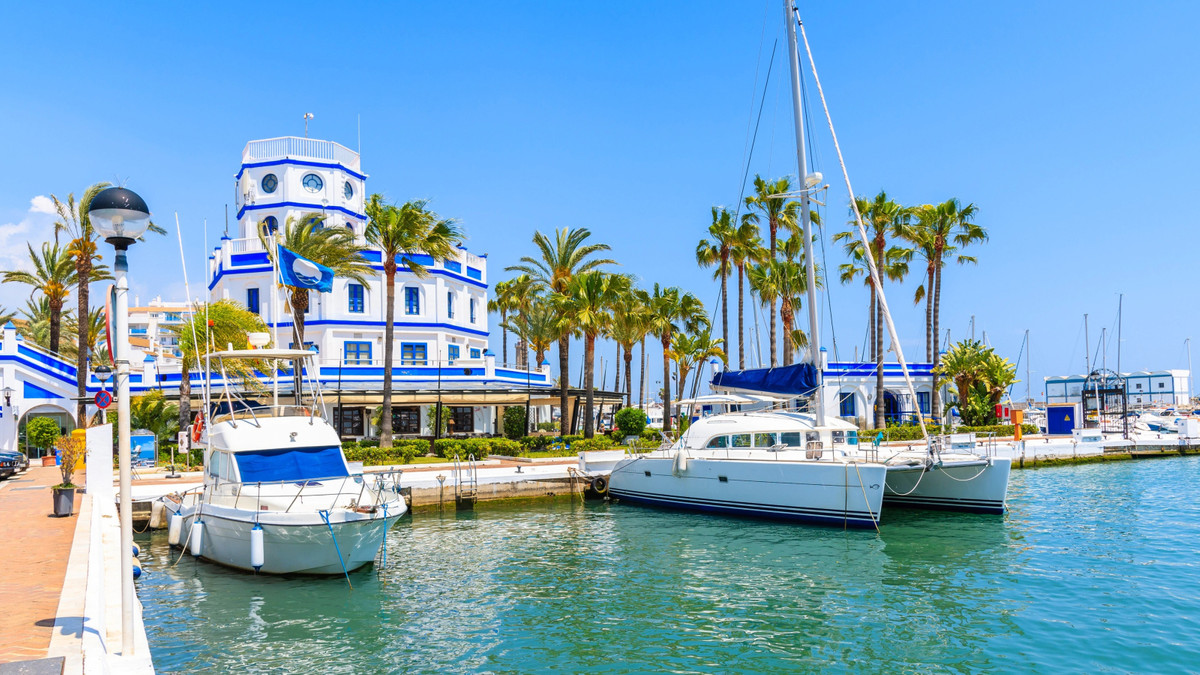 2 Bed, 2 Bath, ApartmentFor Sale, Estepona, Malaga