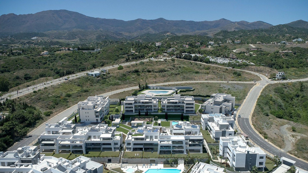 1 Bed, 1 Bath, ApartmentFor Sale, New Golden Mile, Malaga
