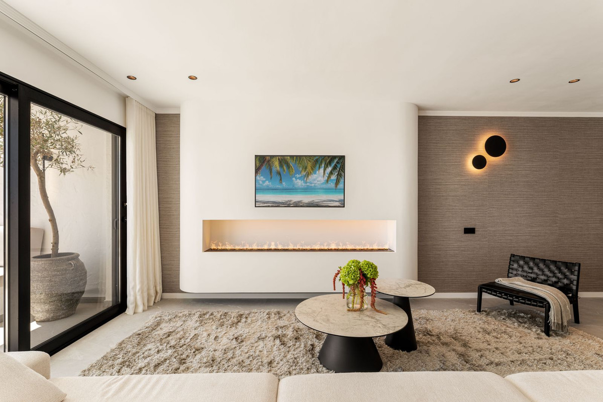 3 Bed, 3 Bath, ApartmentFor Sale, Benahavis, Malaga