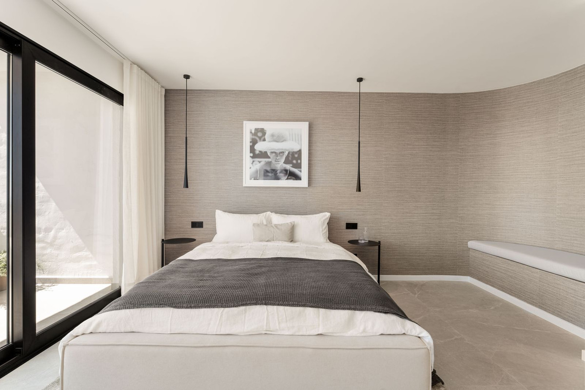 3 Bed, 3 Bath, ApartmentFor Sale, Benahavis, Malaga