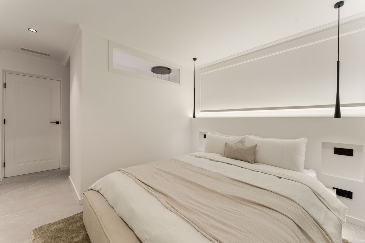 3 Bed, 3 Bath, ApartmentFor Sale, Benahavis, Malaga