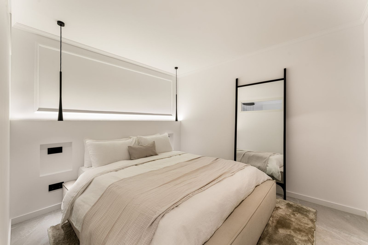 3 Bed, 3 Bath, ApartmentFor Sale, Benahavis, Malaga