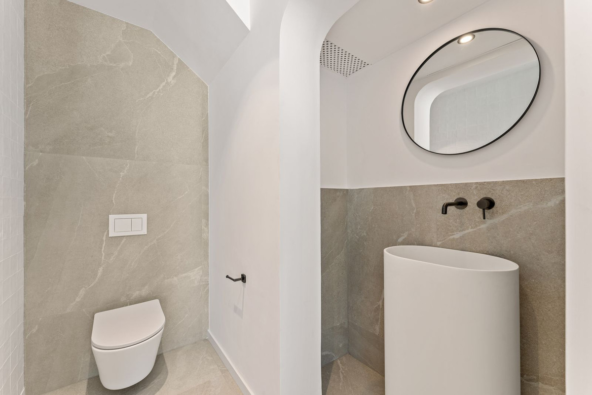 3 Bed, 3 Bath, ApartmentFor Sale, Benahavis, Malaga