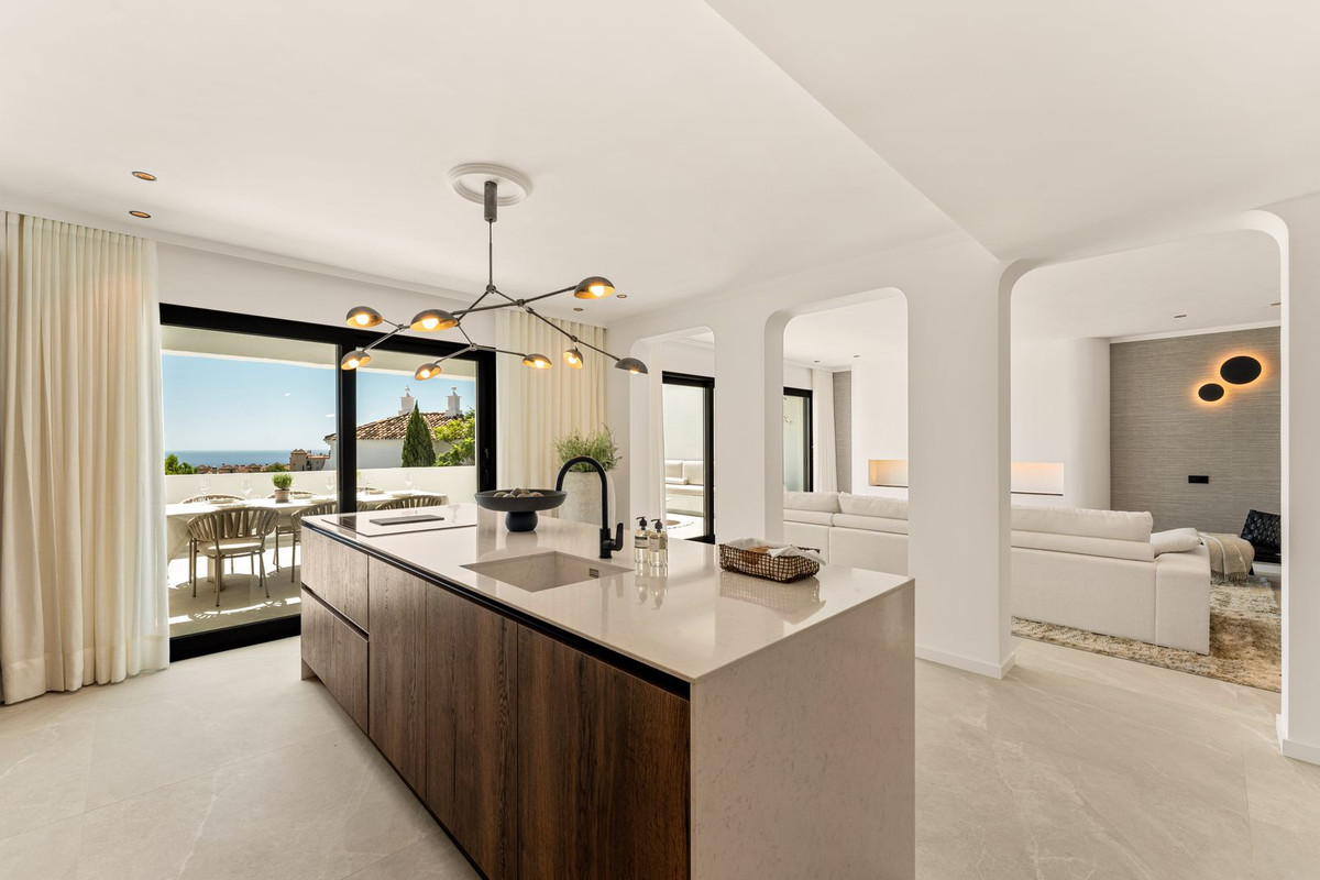 3 Bed, 3 Bath, ApartmentFor Sale, Benahavis, Malaga