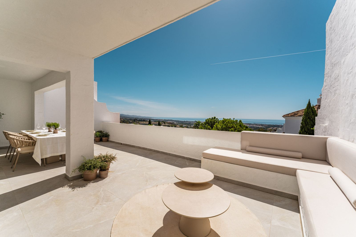 3 Bed, 3 Bath, ApartmentFor Sale, Benahavis, Malaga