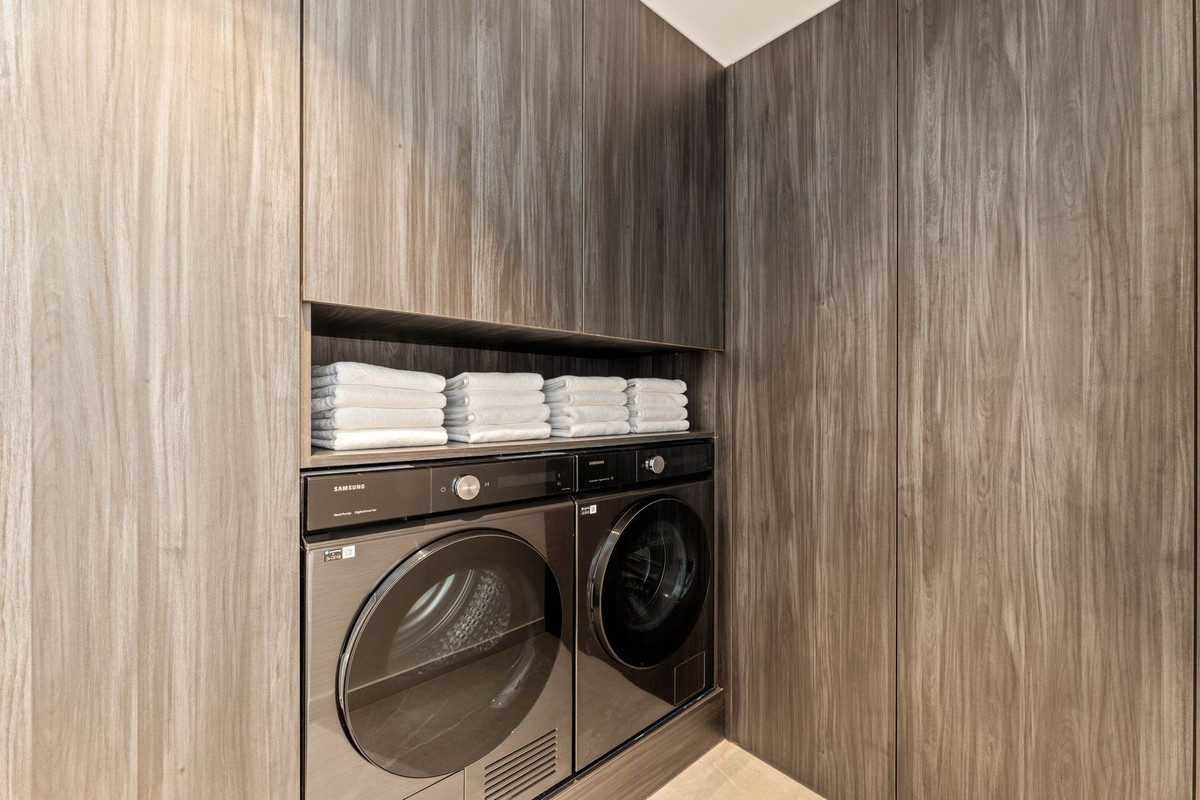 3 Bed, 3 Bath, ApartmentFor Sale, Benahavis, Malaga